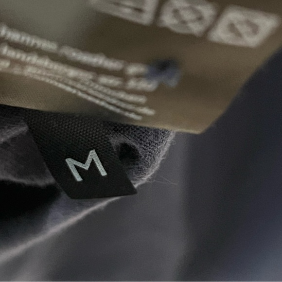 Hannes Roether Navy Blue Long Sleeve Button Up Top M ($270) - Picture 7 of 8